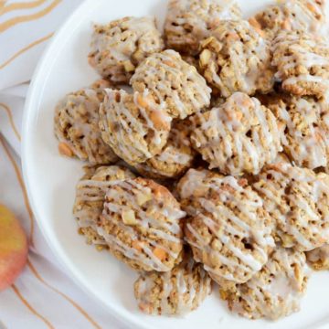 Butterscotch Apple Oatmeal Cookies with Bourbon Glaze | 22 Totally Achievable Thanksgiving Recipes on CaliGirlCooking.com