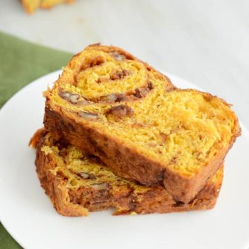 Sweet Potato Casserole Babka | 22 Totally Achievable Thanksgiving Recipes on CaliGirlCooking.com