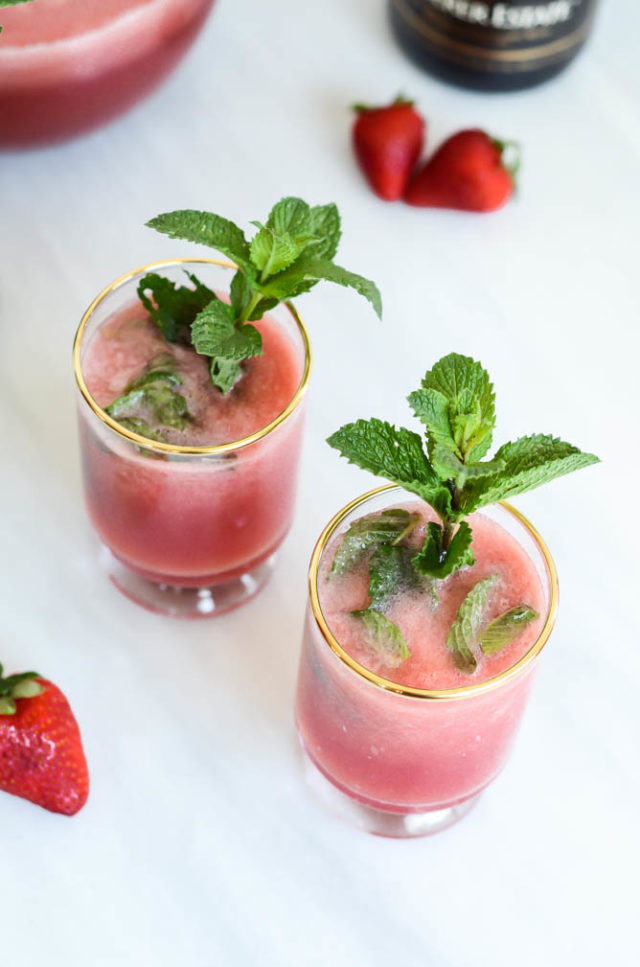 Minty Watermelon Strawberry Refresher | CaliGirlCooking.com - These refreshing drinks with fresh strawberry and watermelon can be made alcoholic or non-alcoholic and are the perfect drink for summer holidays!