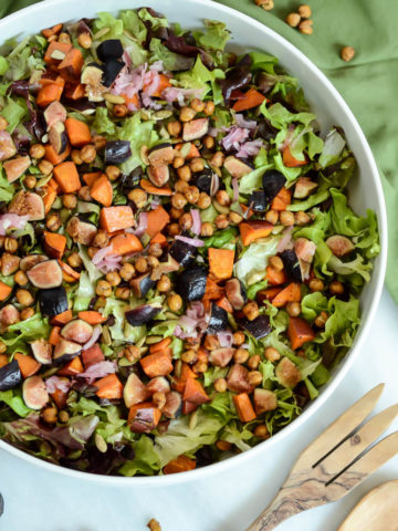 This Fall Harvest Chopped Salad with Apple Cider Vinaigrette is the perfect healthy meal for fall, featuring loads of fresh produce and savory pumpkin spice roasted chickpeas!
